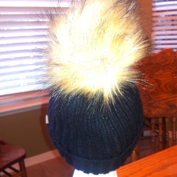 Tribe Beanie Pom Pom Hat - Picture 5 of 8